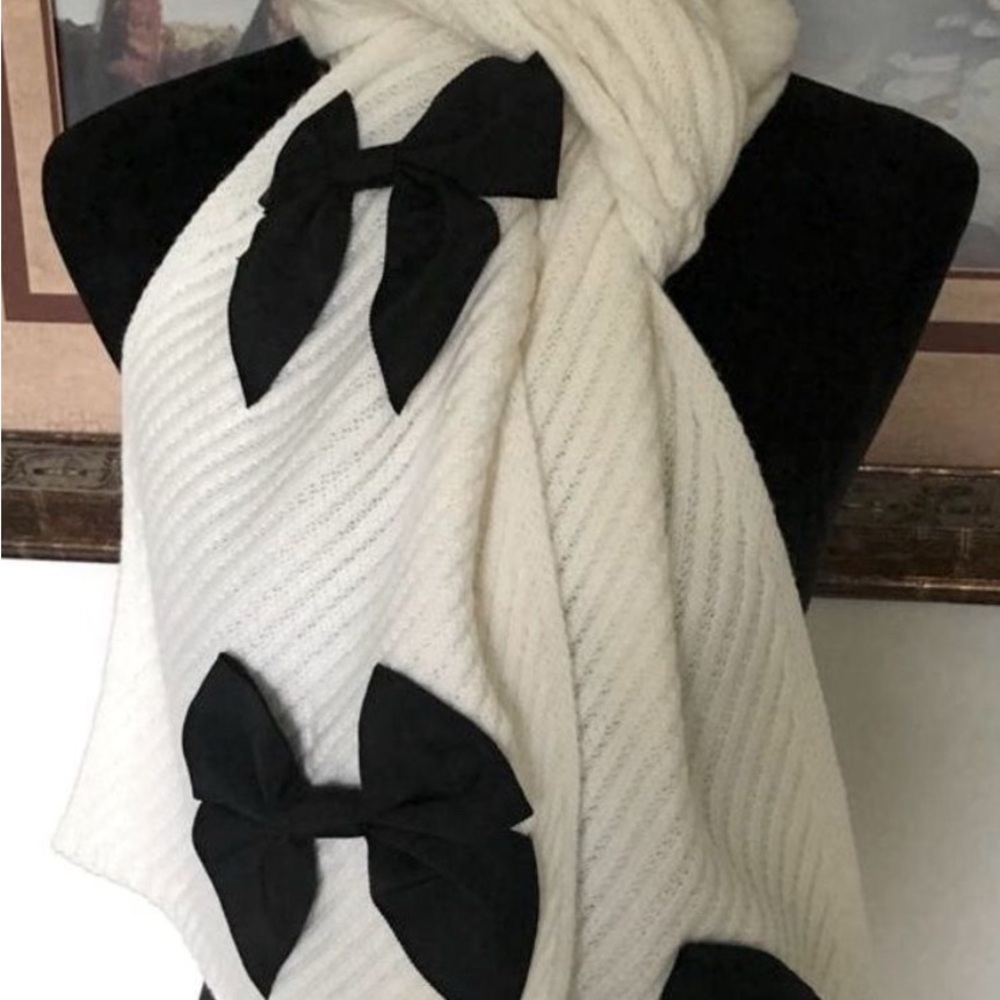 Kate Spade ♠️ Cream Scarf 3 Bows
